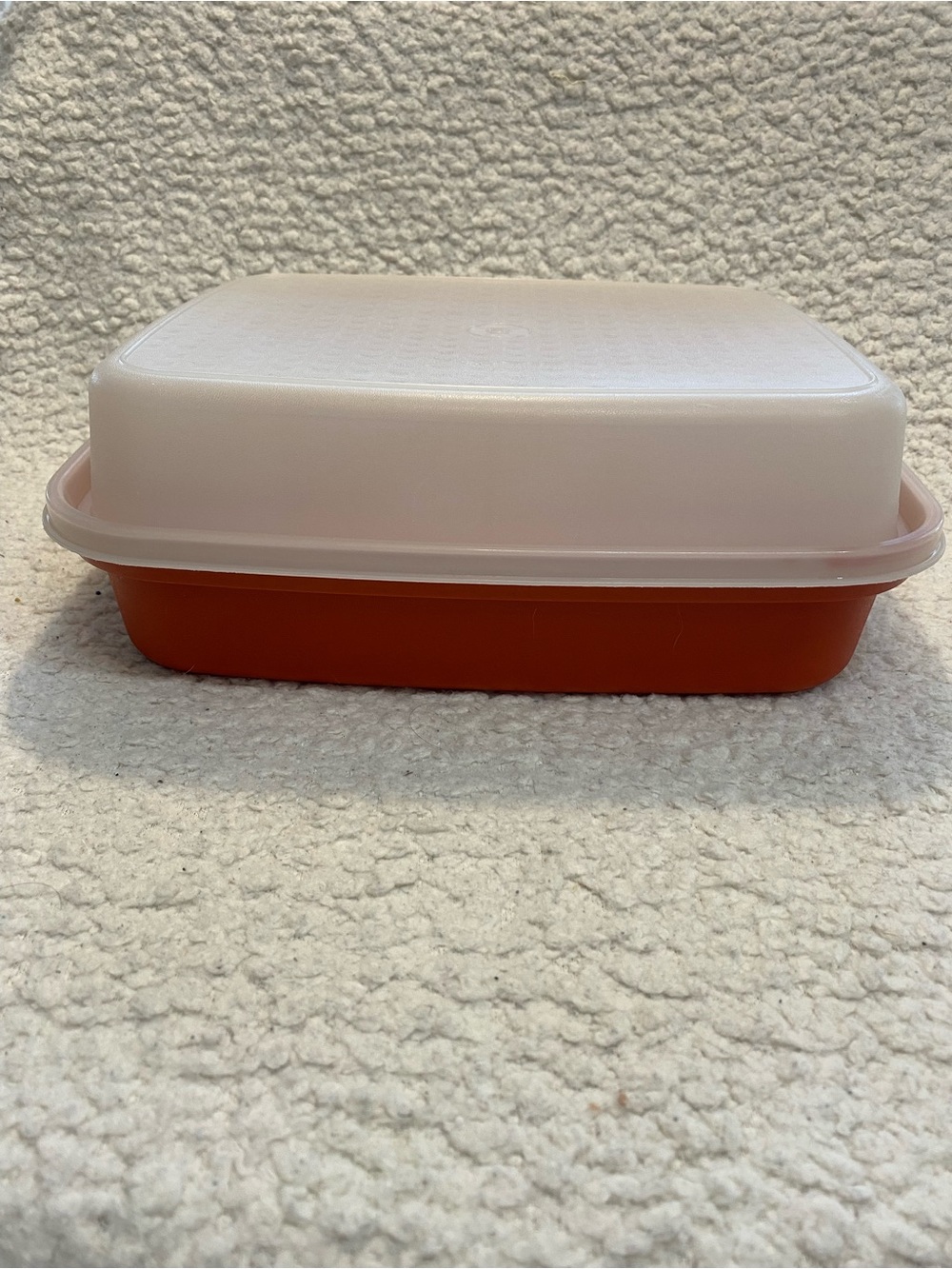 The Tupperware Season 'N Serve Meat Keeper Marinade Container in Paprika